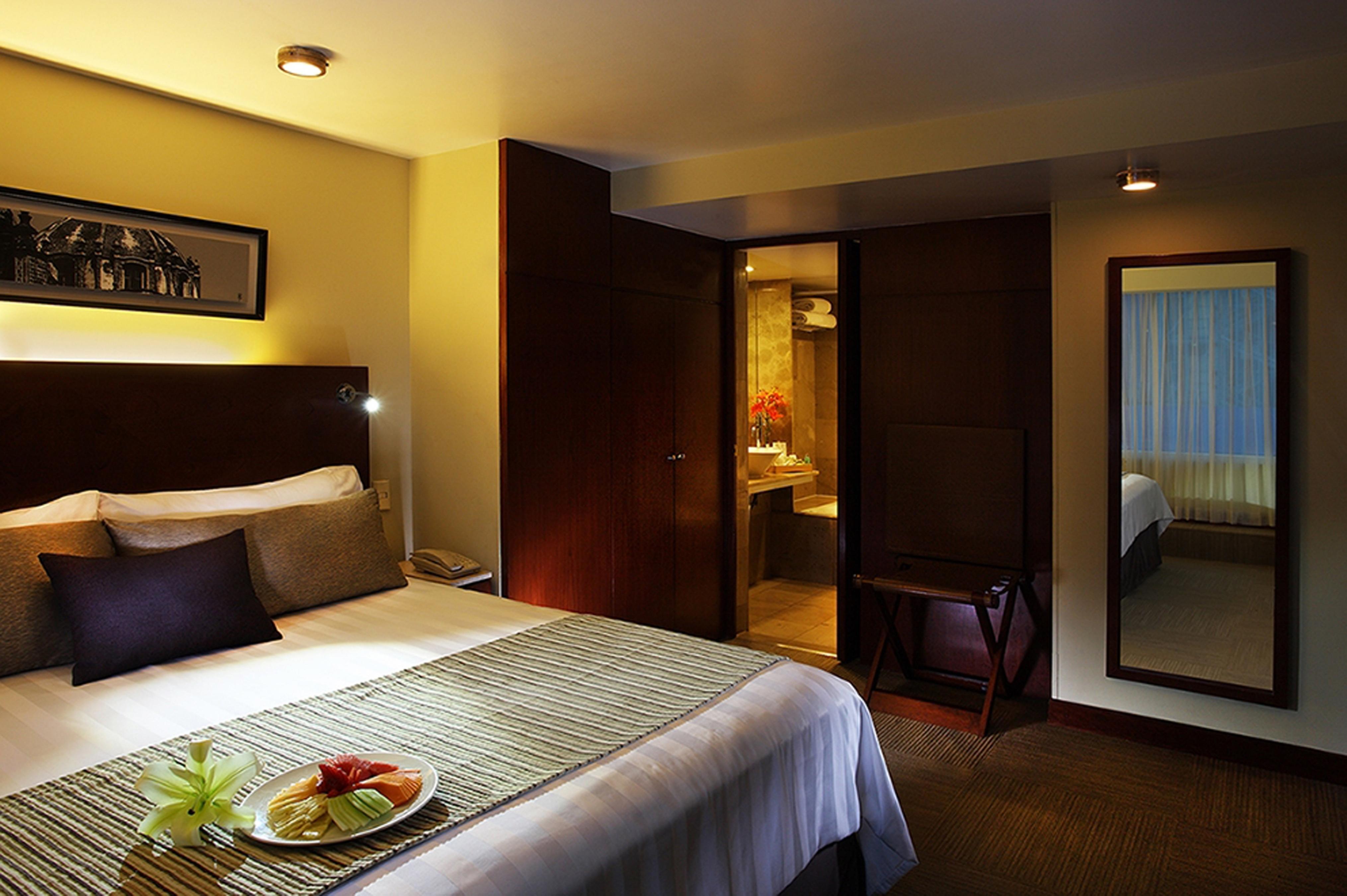 Emporio Reforma Hotel Mexico City Exterior photo A room at the hotel
