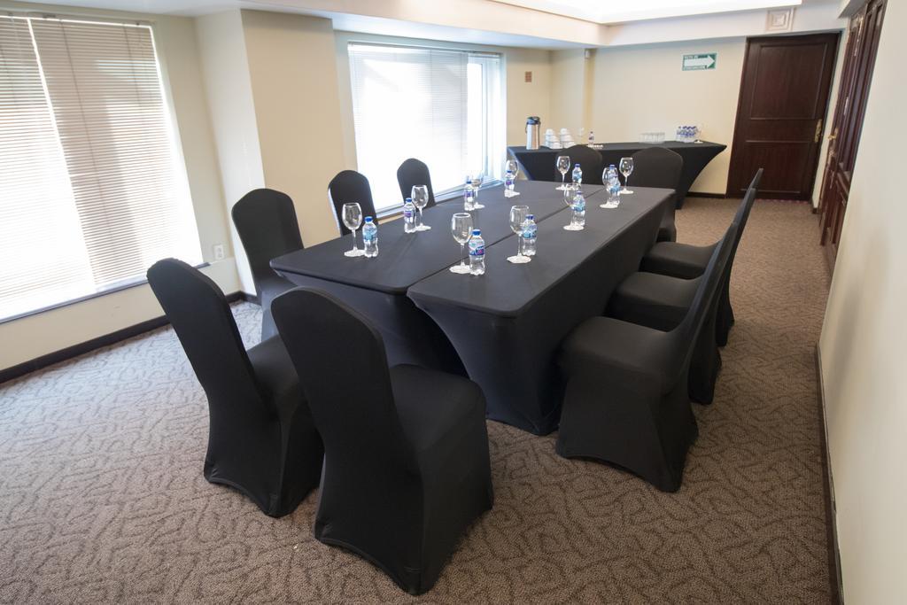 Emporio Reforma Hotel Mexico City Exterior photo A meeting room at the hotel