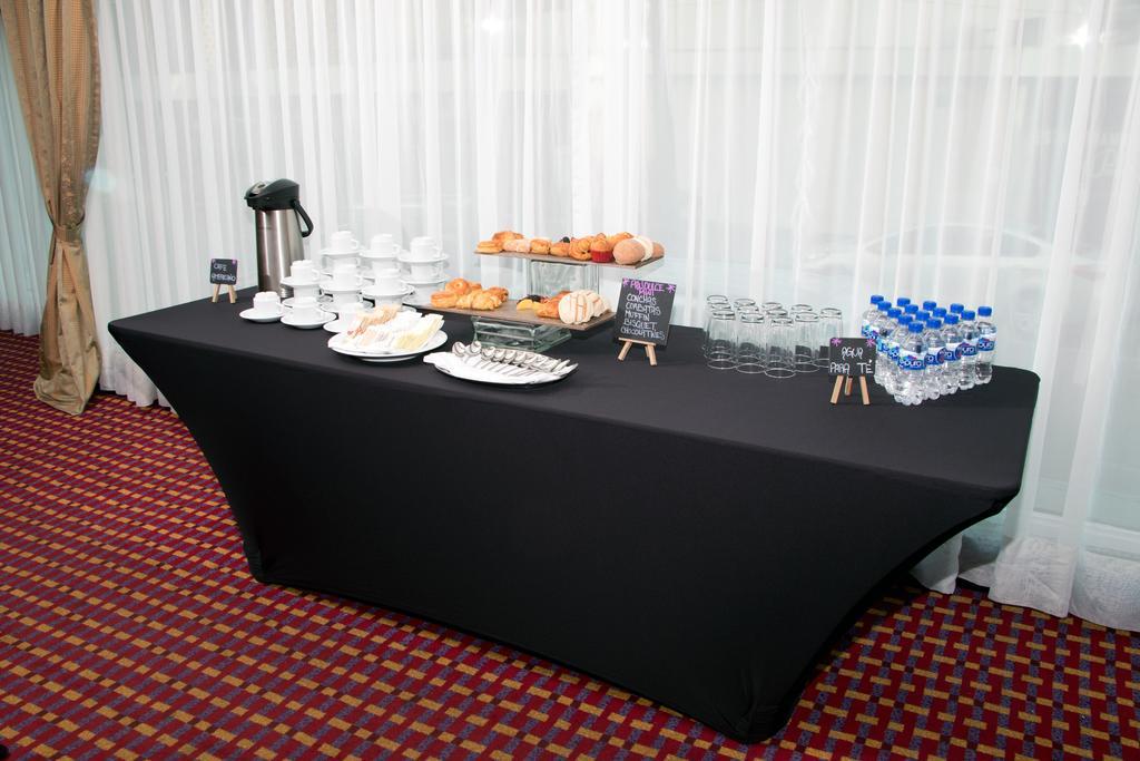 Emporio Reforma Hotel Mexico City Exterior photo A table with a black tablecloth